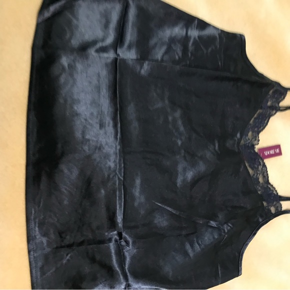 Adore Me Luana camisole and shorts sleep set. - Picture 2 of 7